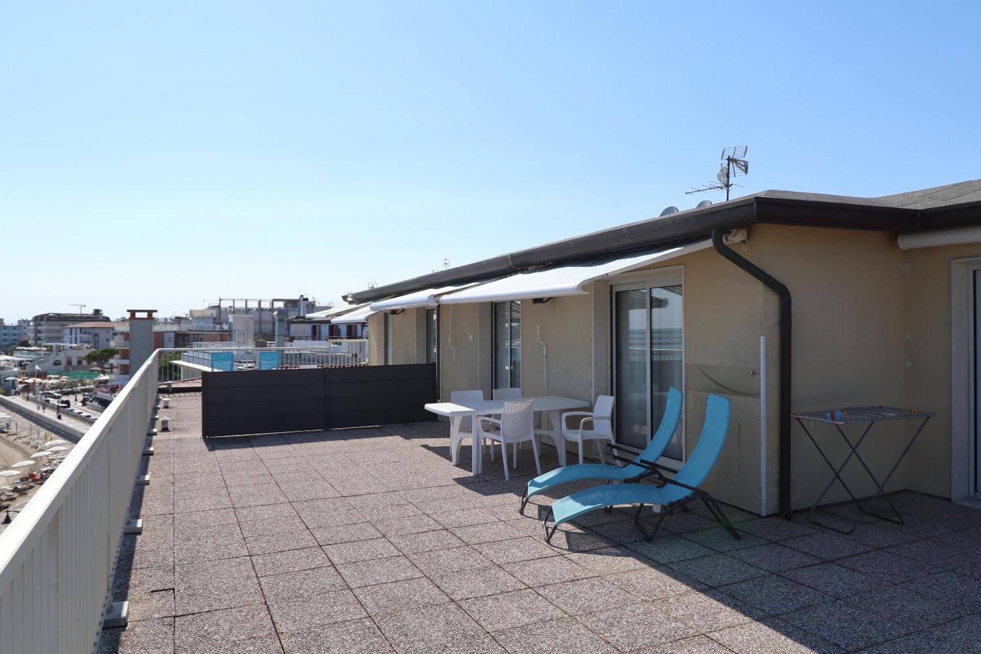 Penthouse Attico Mara Apartment Caorle Exterior photo